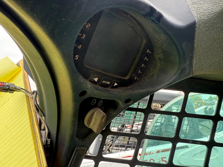 2016-bobcat-s650-image-10