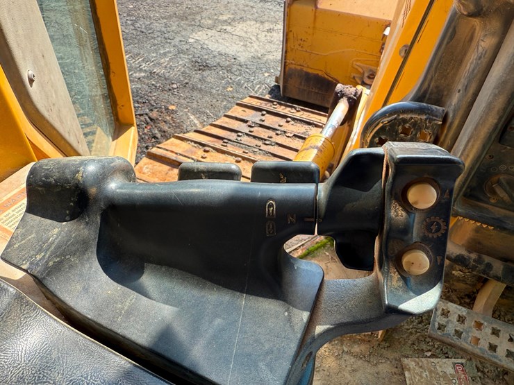 caterpillar-d6n-xl-image-18