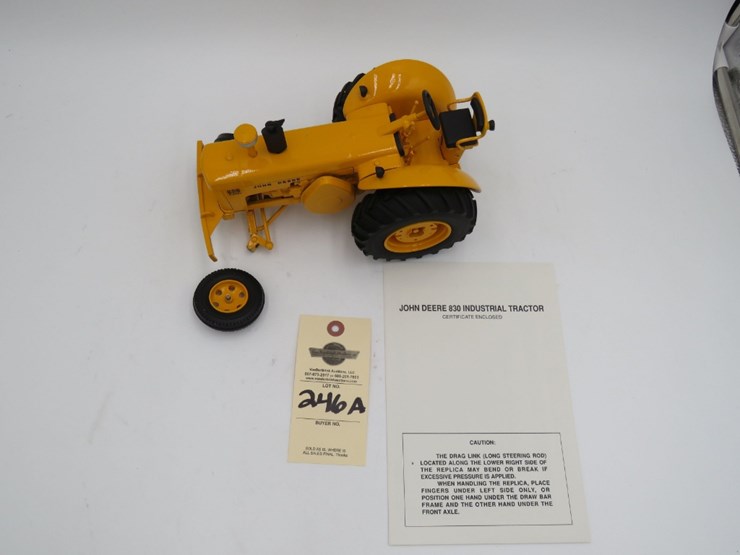 john-deere-830-image-2