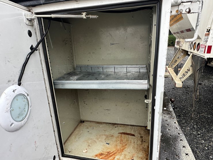 2015-ford-f350-xl-image-48