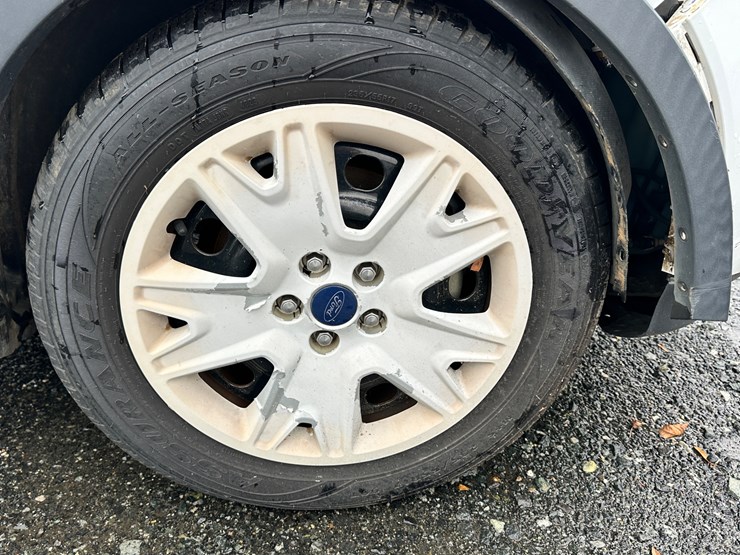 2016-ford-escape-image-26