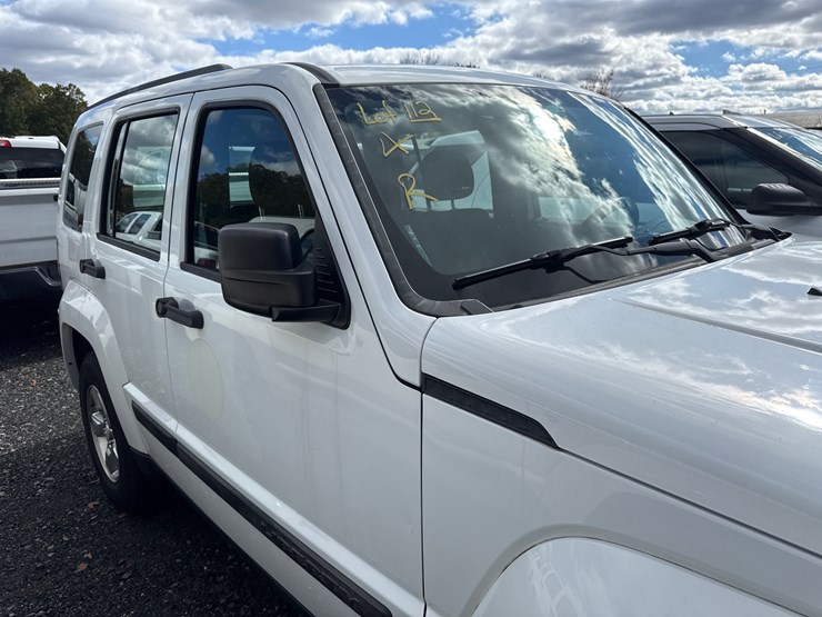 2012-jeep-liberty-image-52