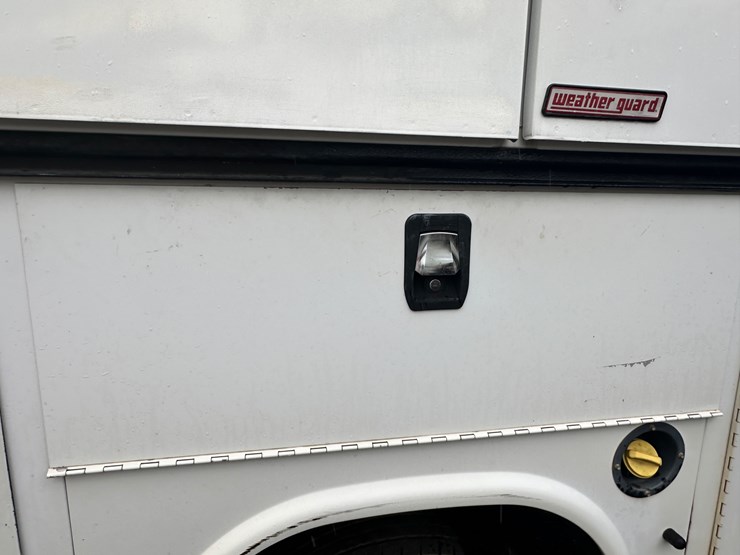 2015-ford-f350-xl-image-43