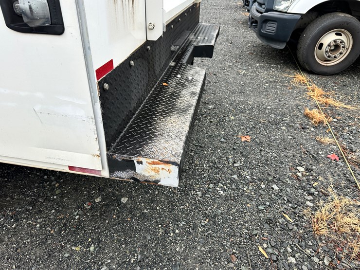 2015-ford-f350-xl-image-65