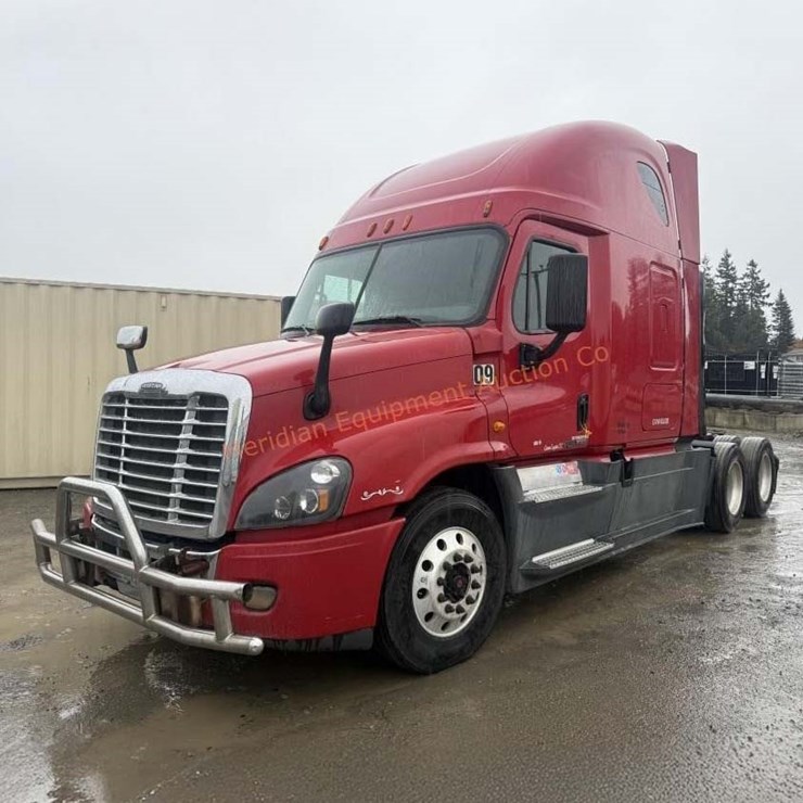 2015 FREIGHTLINER CASCADIA 113