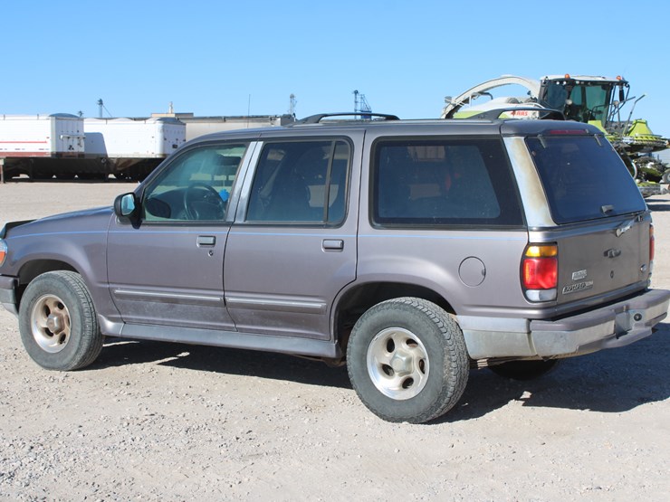 1996-ford-explorer-xlt-image-8