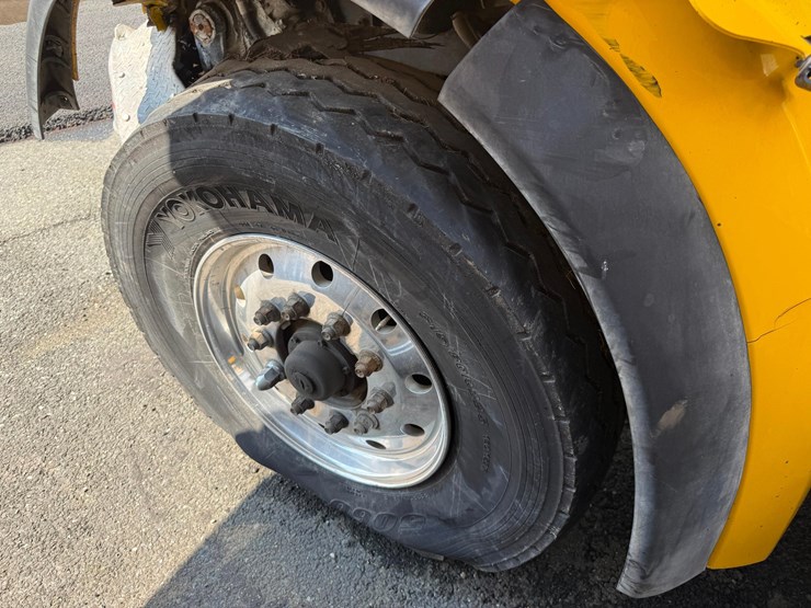 2018-peterbilt-567-image-14