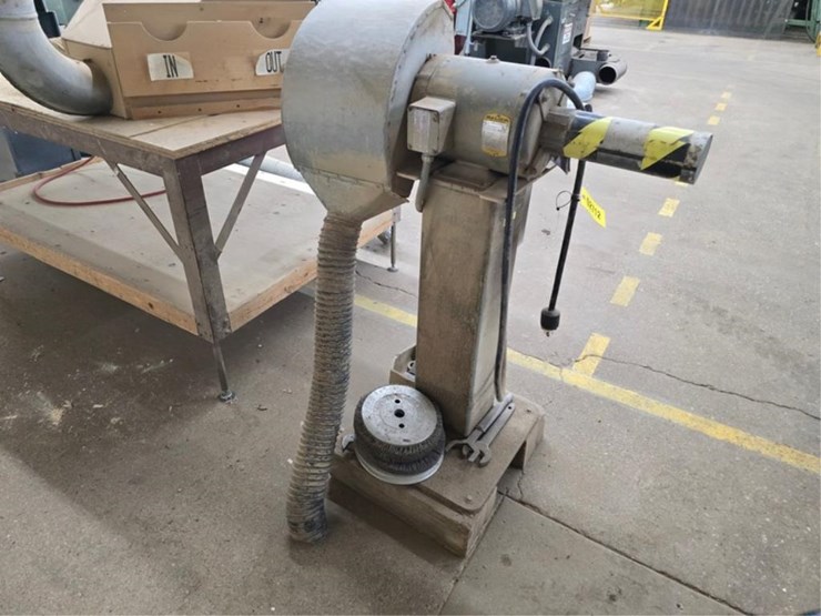 #2712-•-g&p-machinery-epn-1800-flap-sander-image-3