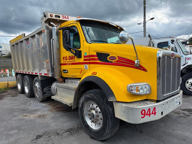 2018-peterbilt-567-image-2