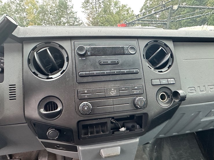 2015-ford-f350-xl-image-76