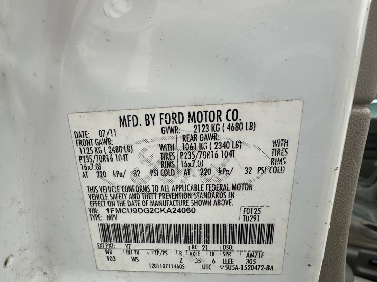 2012-ford-escape-xlt-image-16