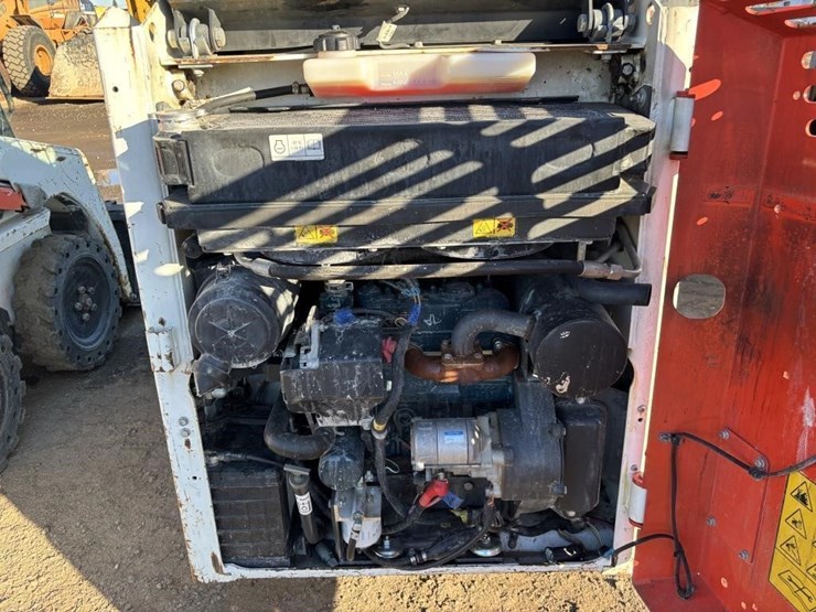 2020-bobcat-s70-image-28