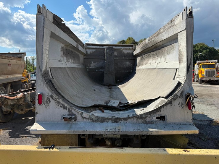 2003-peterbilt-378-image-5