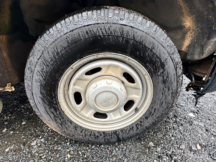 2012-ford-f250-xl-image-30