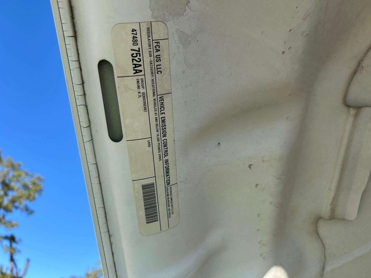 2016-dodge-ram-5500-4x4-crew-cab-stellar-4421-4,000lb-2-ton-crane-service-truck-image-10