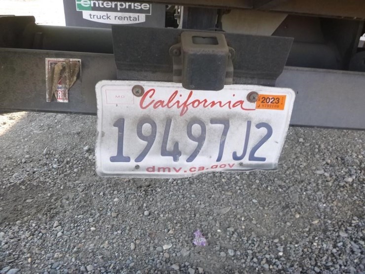 2017-isuzu-nqr-image-25