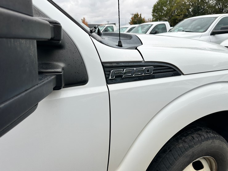 2015-ford-f350-xl-image-25