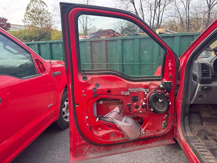 2015-ford-f150-xl-image-12