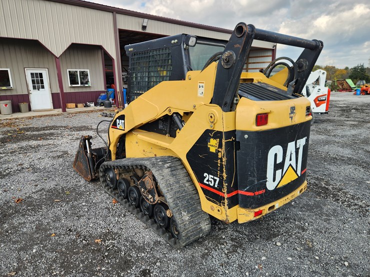 caterpillar-257-image-6
