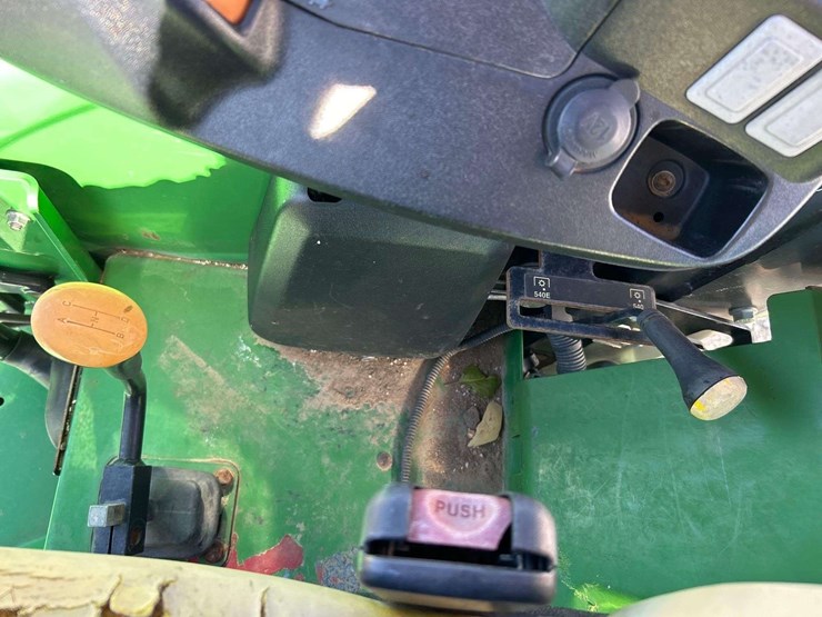 2011-john-deere-5085-70hp-utility-tractor-image-16