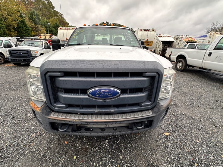2015-ford-f350-xl-image-4