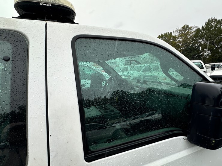 2012-ford-f250-xl-image-19