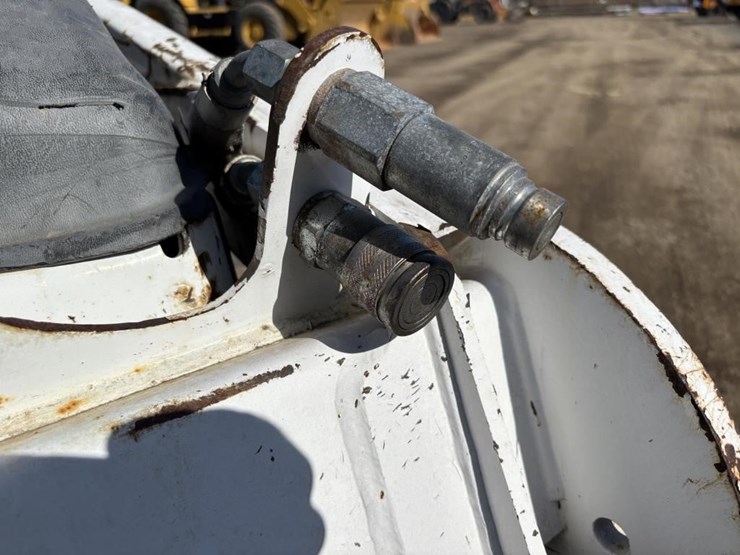 2007-bobcat-mt52-image-13