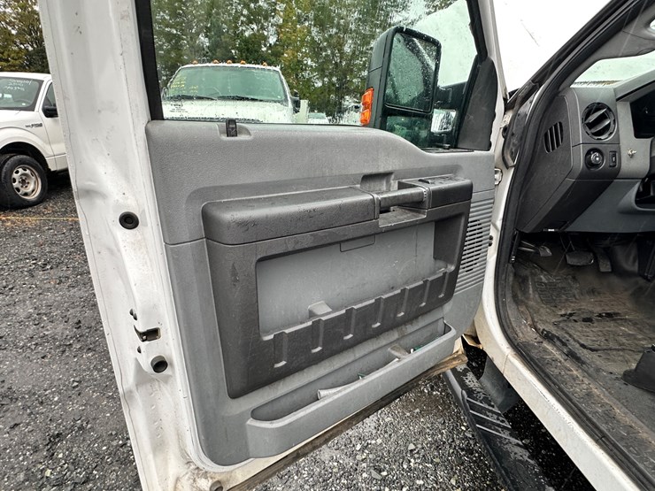 2012-ford-f250-xl-image-78