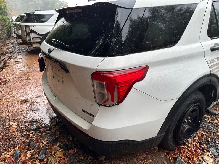 2021-ford-explorer-image-12