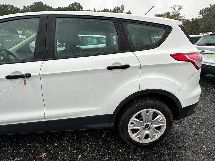 2015-ford-escape-image-8