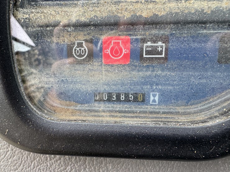 new-holland-t2420-image-2