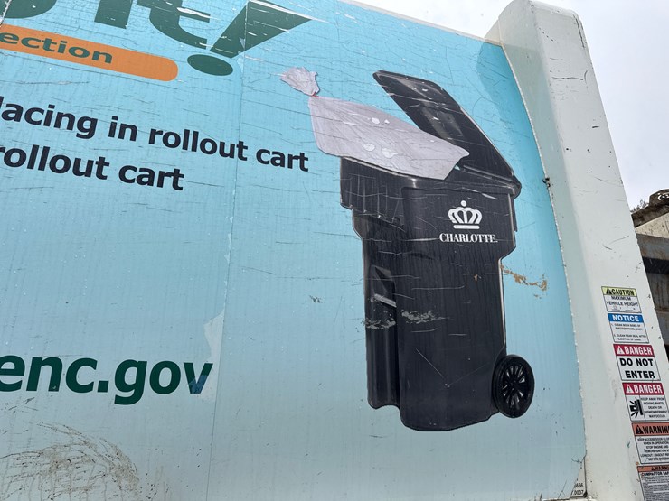 2015-autocar-acx64-image-34