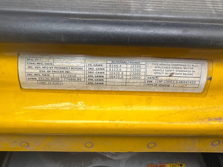 2017-peterbilt-567-image-23