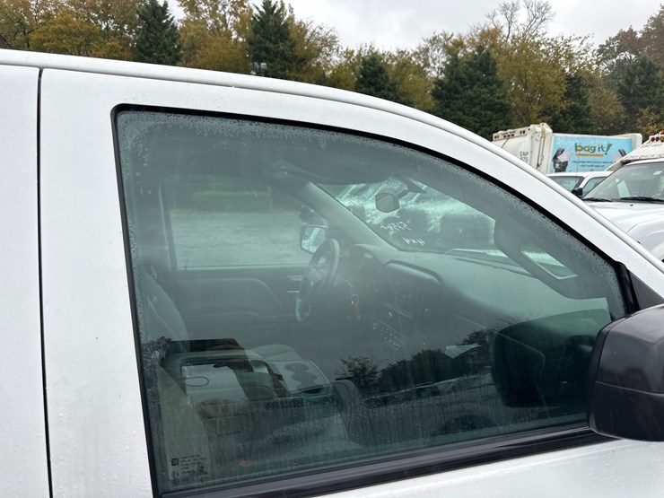 2016-chevrolet-silverado-image-16