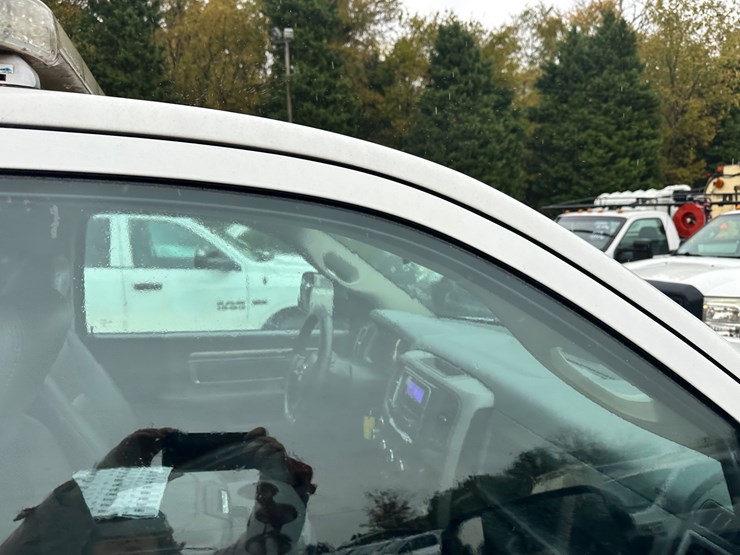 2015-dodge-ram-1500-image-14