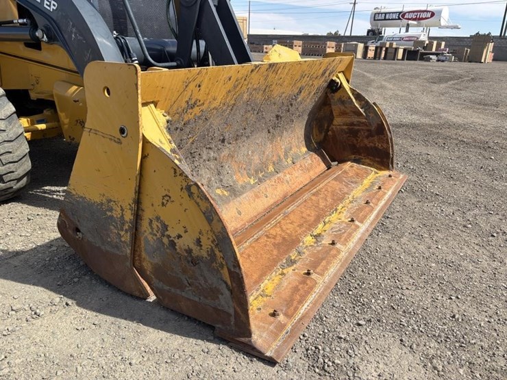 2020-deere-310l-ep-image-10