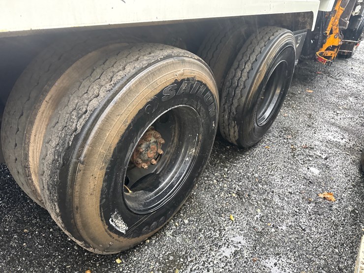 2012-autocar-acx64-image-25