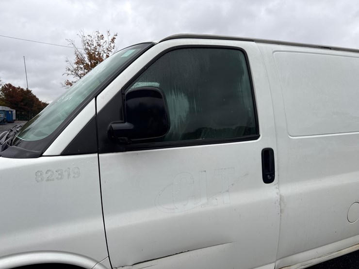 2014-utility-van-image-13