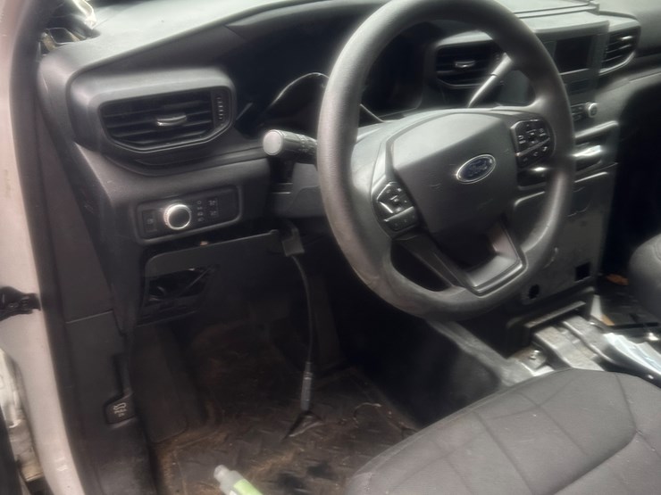 2021-ford-explorer-image-22