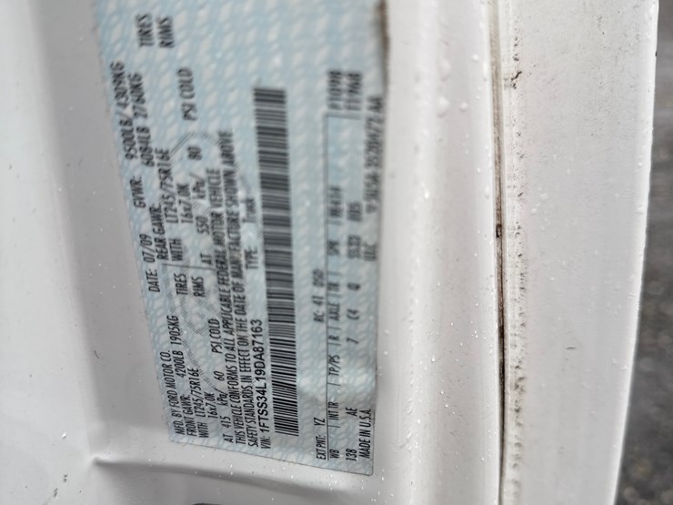 2009-ford-e350-image-38