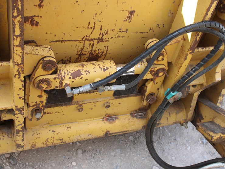 caterpillar-930-image-23