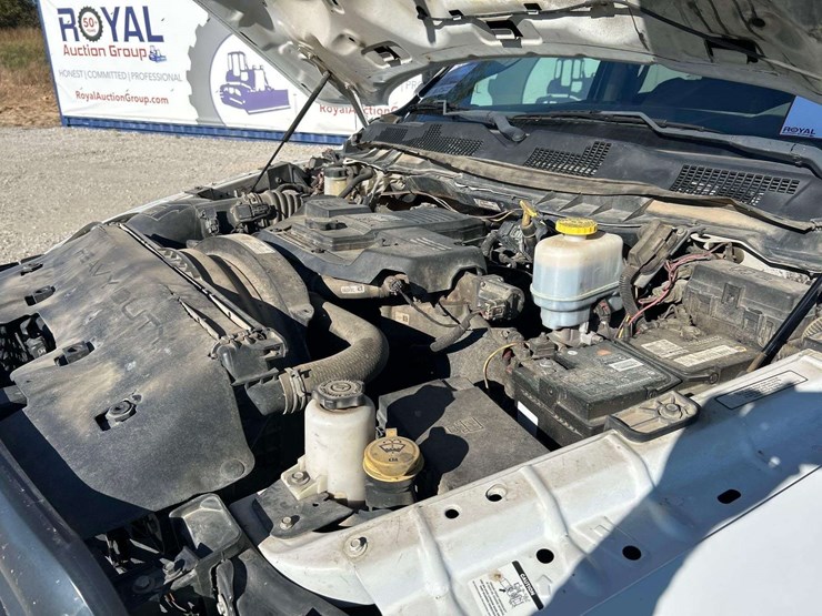 2016-dodge-ram-5500-4x4-crew-cab-stellar-4421-4,000lb-2-ton-crane-service-truck-image-7