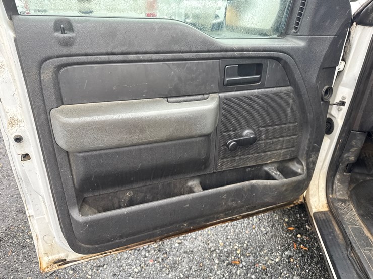 2011-ford-f150-xl-image-26