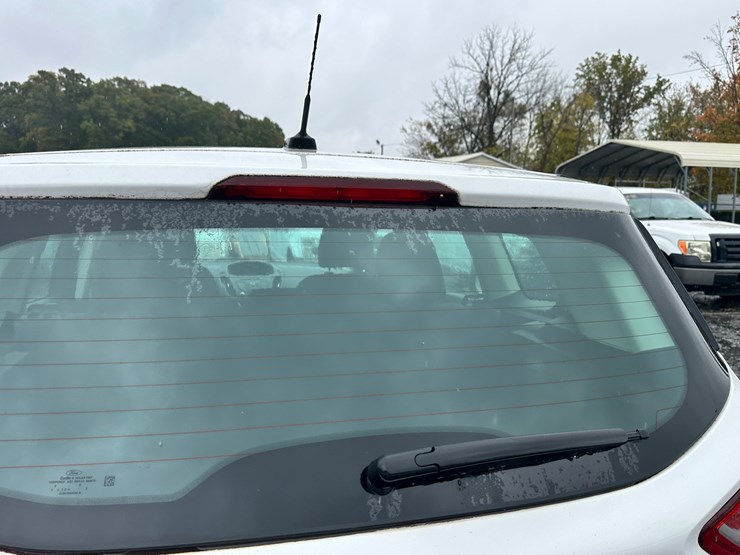 2016-ford-escape-image-52