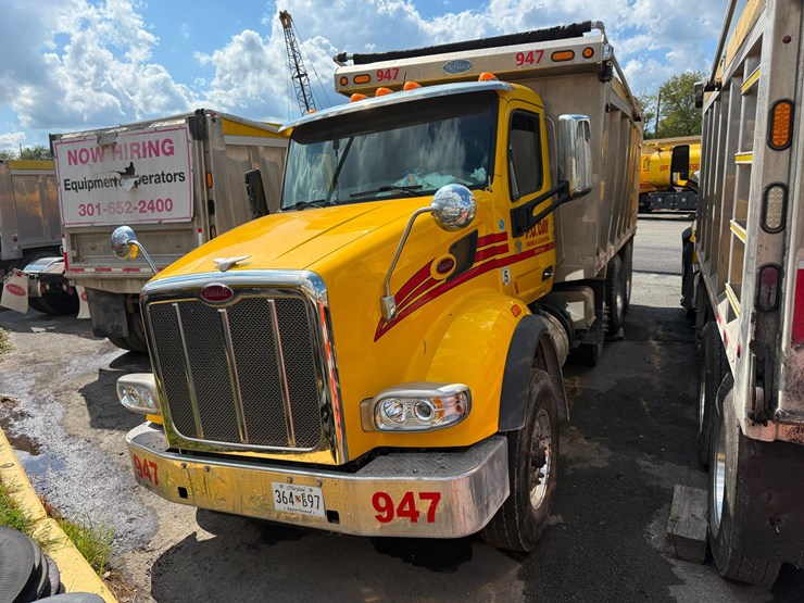 2018-peterbilt-567-image-1