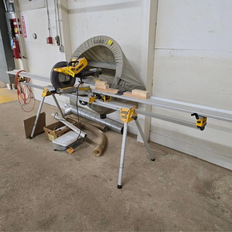 #2729 • Dewalt DWS780 Compound Miter Saw