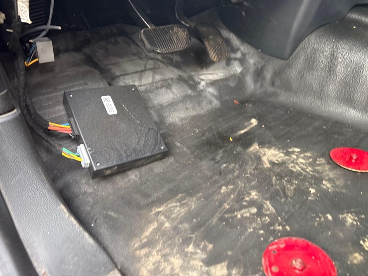 2022-ford-f150-xl-image-16