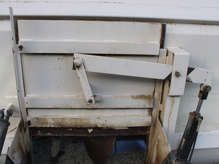 2004-international-durastar-4300-image-62