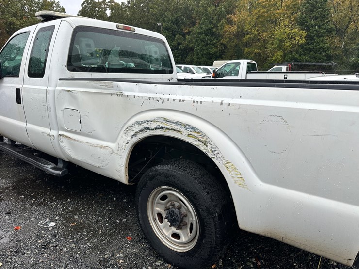 2012-ford-f250-xl-image-5