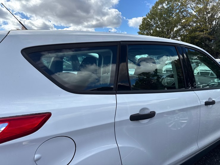 2016-ford-escape-image-44